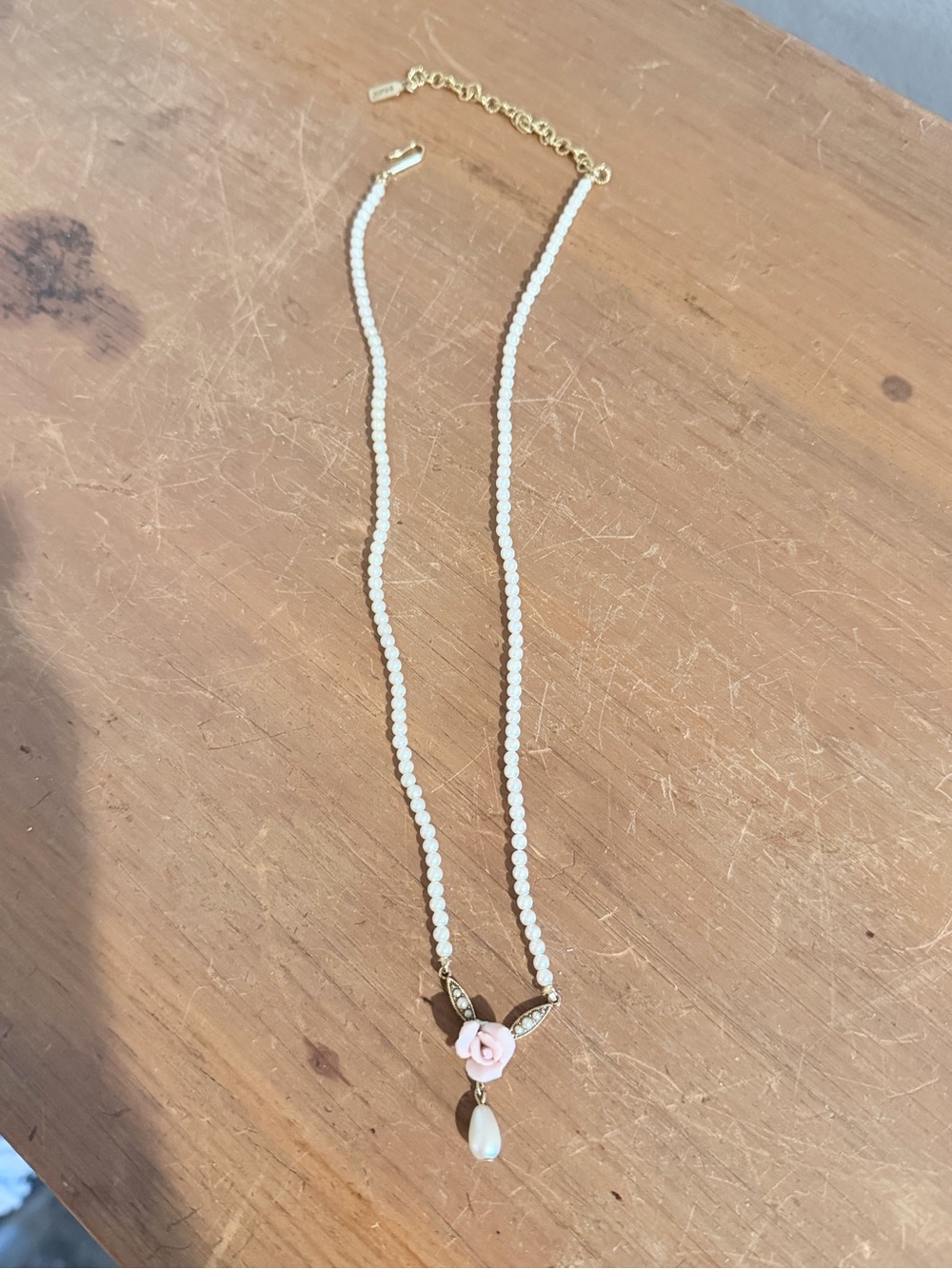 1928 Necklace Faux Pearls, Porcelain Rose